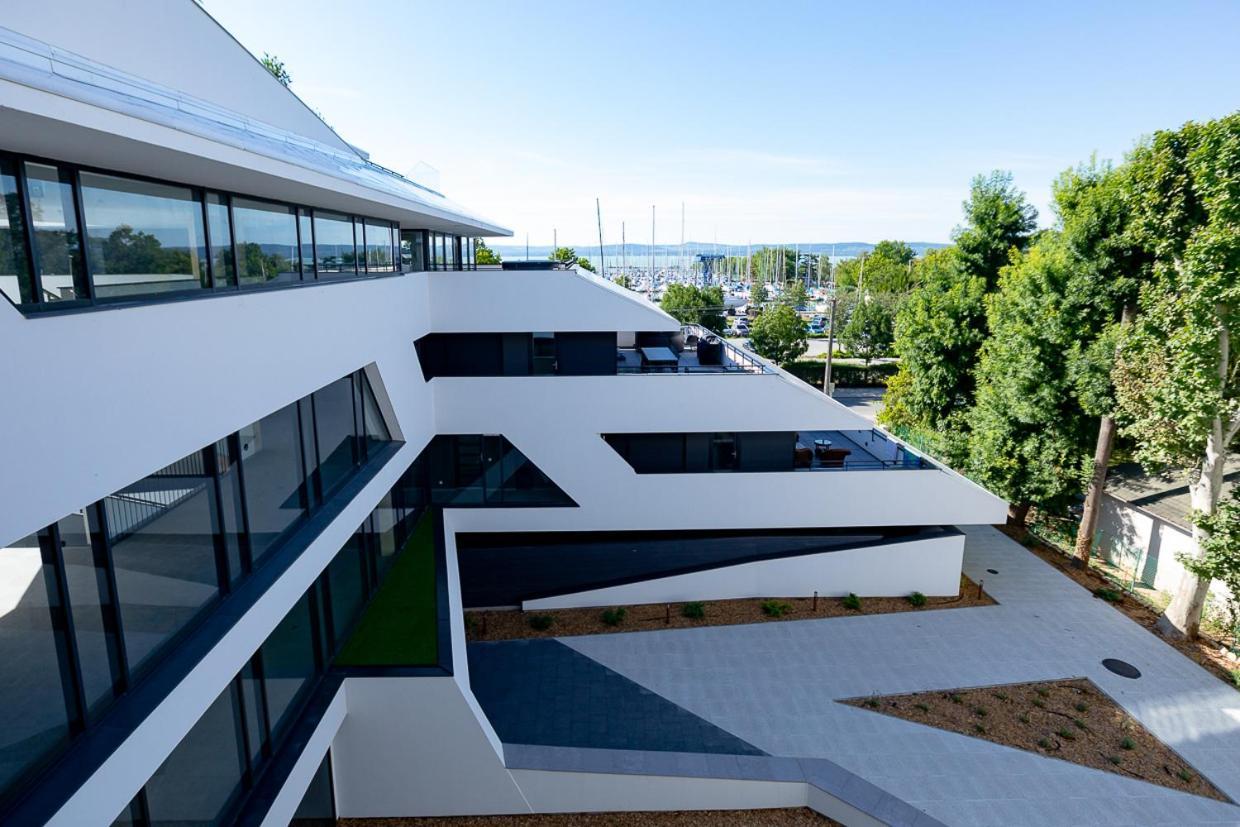 Marina Apartman Hotel Balatonszárszó Εξωτερικό φωτογραφία