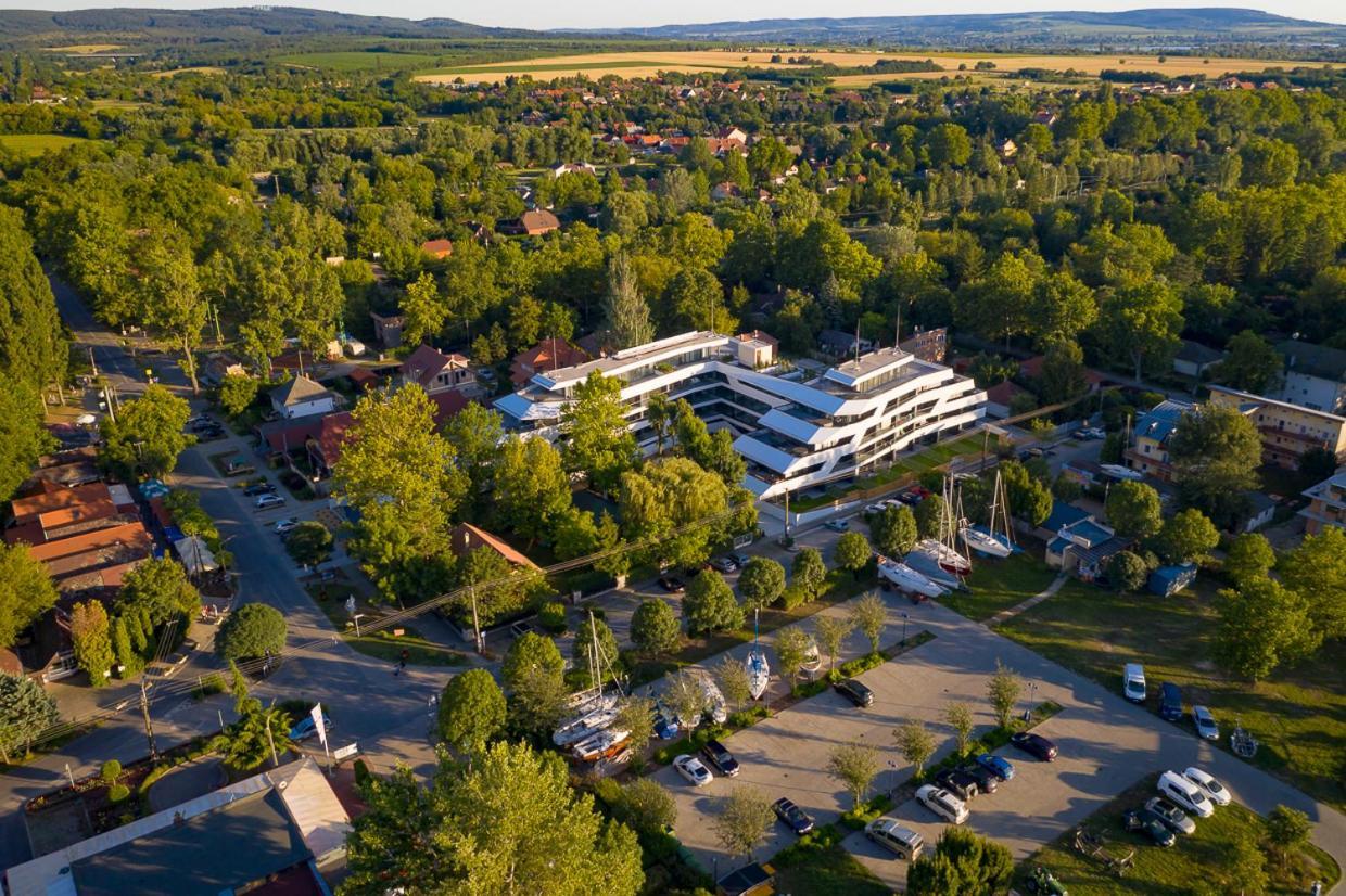 Marina Apartman Hotel Balatonszárszó Εξωτερικό φωτογραφία