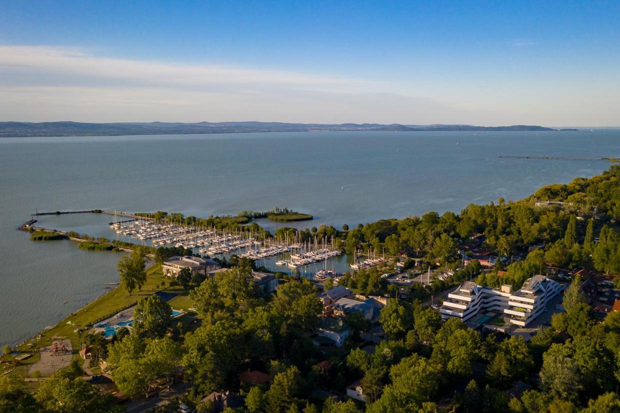 Marina Apartman Hotel Balatonszárszó Εξωτερικό φωτογραφία